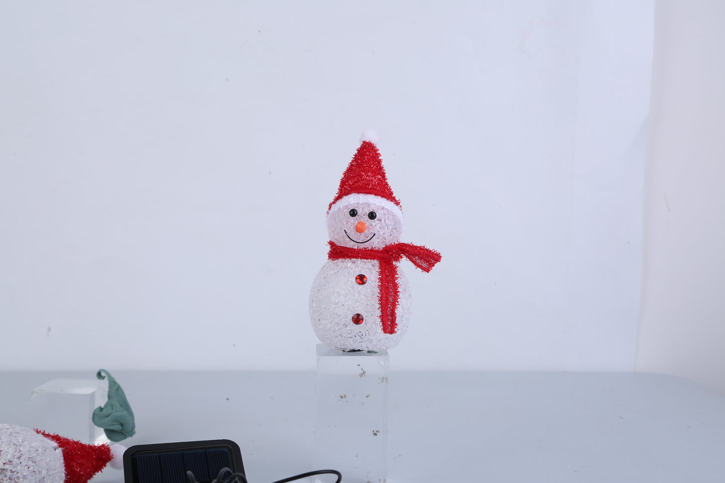 1Pc Solar Powered Lamp 3 Snowmen Outdoor Decorative Christmas Lamp Garden Stake Light IP55 Waterproof Santa Landscape Light Warm White LED Lighting Pathway Yard Patio