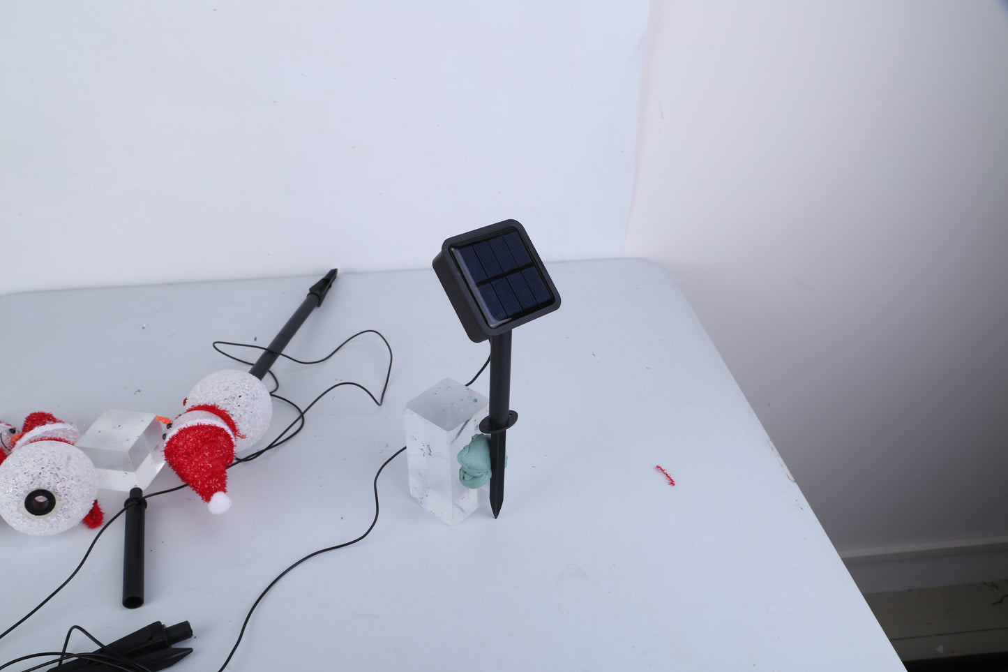 1Pc Solar Powered Lamp 3 Snowmen Outdoor Decorative Christmas Lamp Garden Stake Light IP55 Waterproof Santa Landscape Light Warm White LED Lighting Pathway Yard Patio